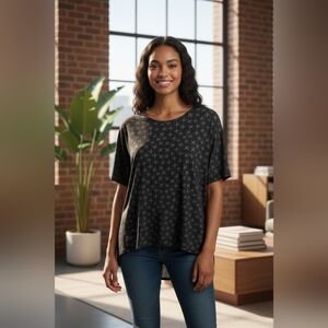 LuLaRoe XS Black and White Patterned Tunic Top